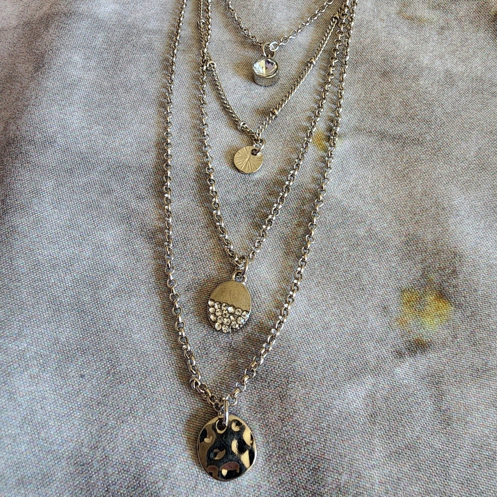 Layered necklace - Picture 4 of 11